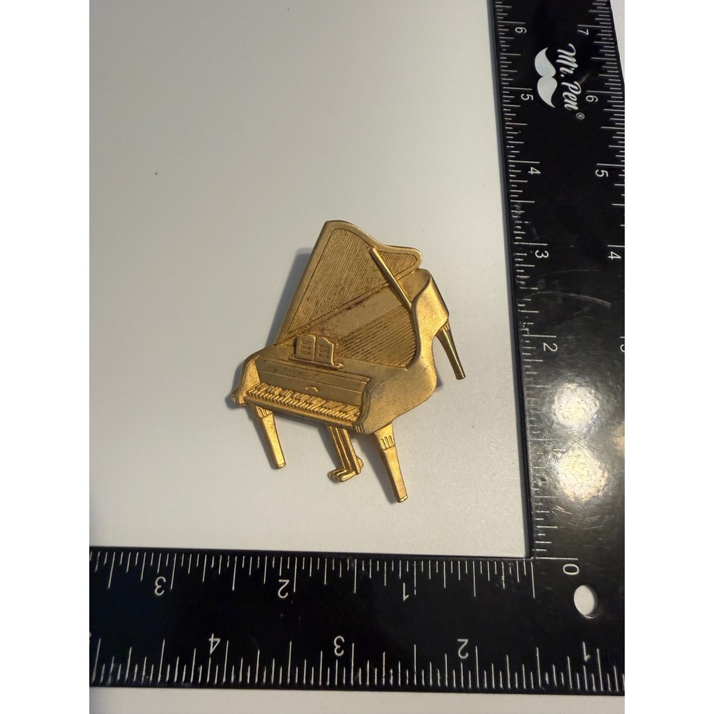 Vintage JJ Jonette Jewelry 1988 Gold Tone Grand Piano Brooch Pin‎ Music Novelty